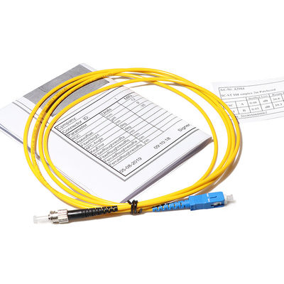 Sc bianco APC del cavo di toppa del cavo a fibre ottiche G657a2 a Sc APC 3m monomodali