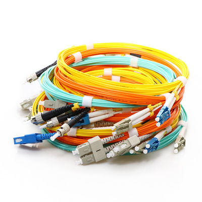Cavo di toppa del cavo a fibre ottiche di FTTH UPC APC con il connettore di BACCANO di MTRJ MU