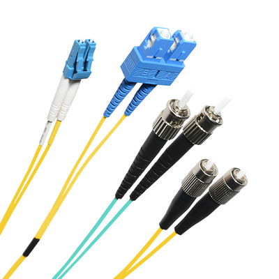 Cavo di toppa del cavo a fibre ottiche di FTTH UPC APC con il connettore di BACCANO di MTRJ MU