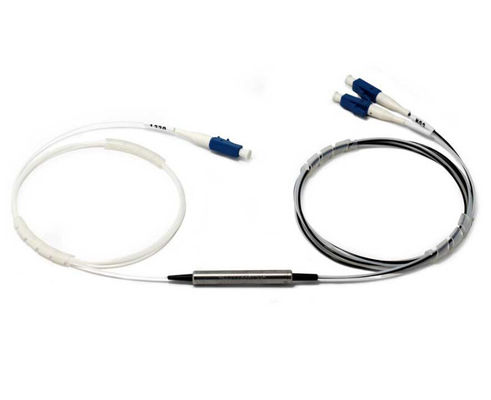 L'isolatore a fibra ottica EDFA/CATV ha usato l'alto isolamento dell'ampia banda 3 porti 1x2 40 0,35 Db (0,10 massimo di 0,5) 1310 o 1550 Db di nanometro